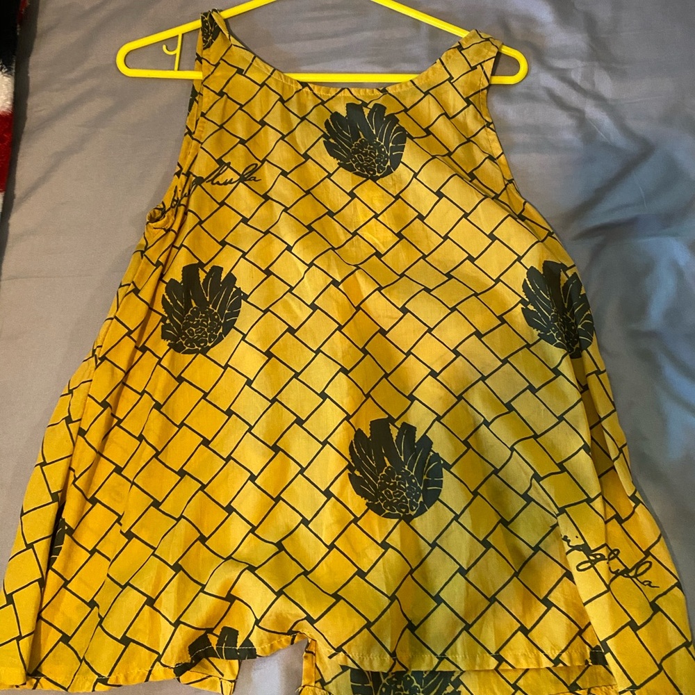 Living hula top